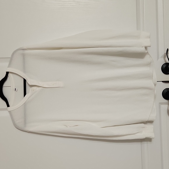 NEW Uniqlo Henley Shirt - Picture 4 of 4